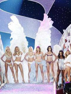 维多利亚的秘密2004时装秀